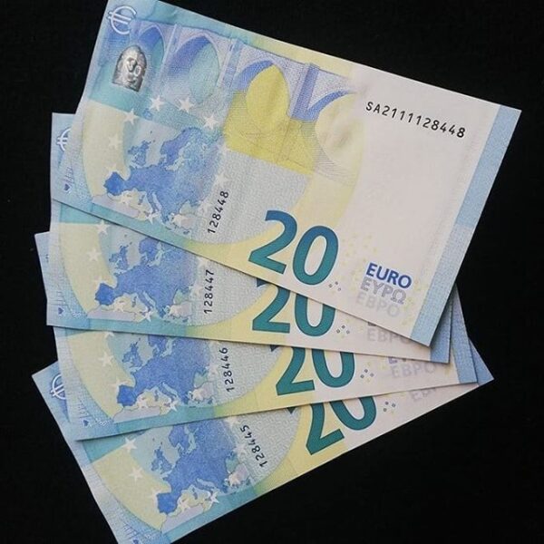 euro €20 bills