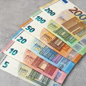 euro €200 bills